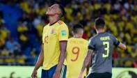 La desilusión de Yerry Mina tras la anulación del gol por una mano dentro del área Foto: Getty Images 
