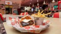 El producto estrella es la hamburguesa Gran Torino, como la película estadounidense que lleva su mismo nombre. Foto : Camilo Suárez 