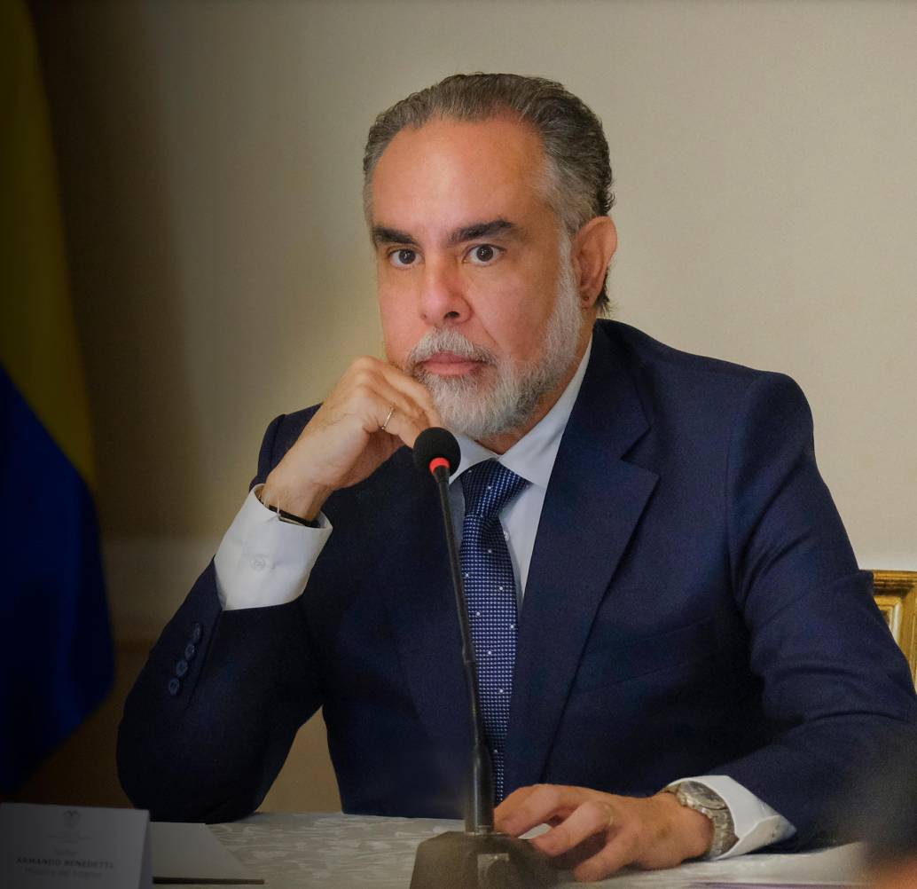 El ministro del Interior es el personaje con más poder en el Gobierno y ha sobrevivido a todos los escándalos imaginables en el Gobierno Petro. <b><span class="mln_uppercase_mln"> </span></b>FOTO<b><span class="mln_uppercase_mln"> Presidencia</span></b>