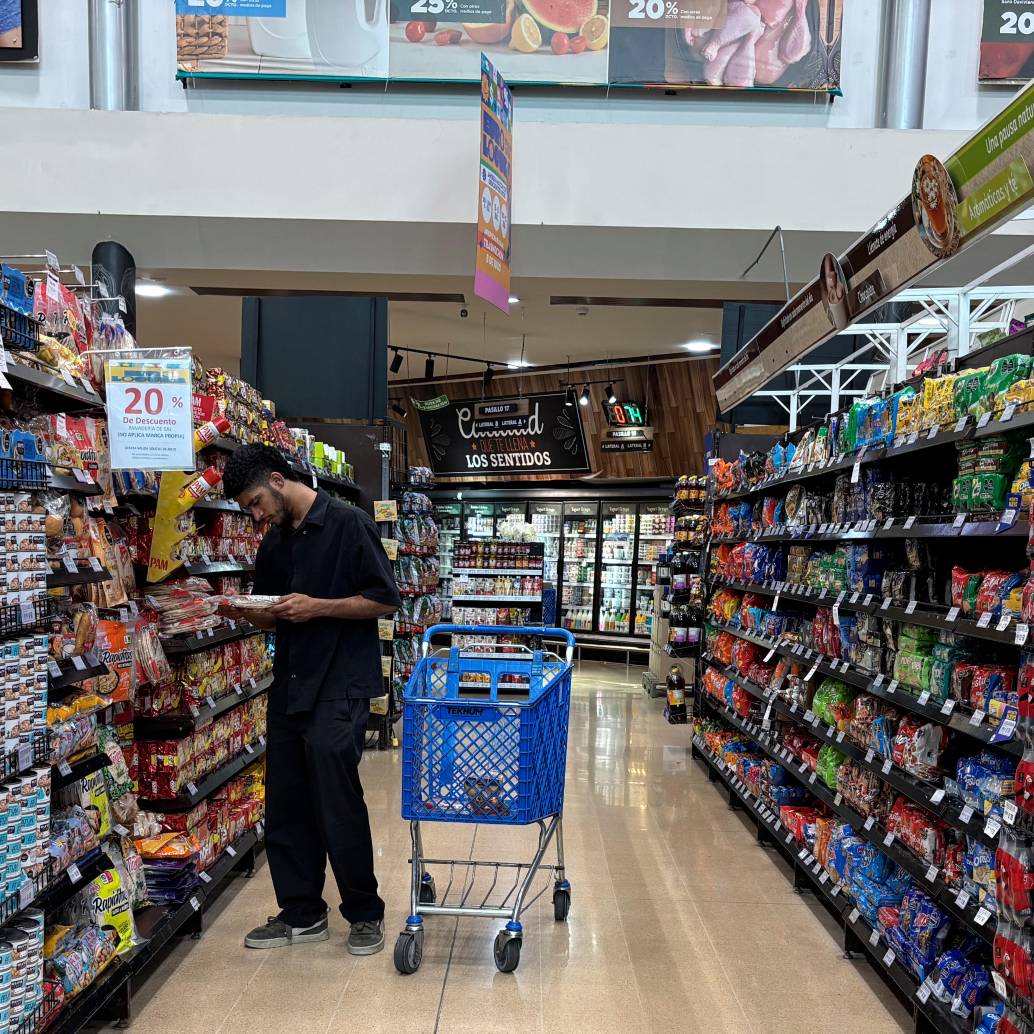 El Trasnochón es una jornada que se realiza una vez al mes, donde además de descuentos, los colaboradores de Euro Supermercados ofrecen a sus clientes la mejor atención para que vivan una experiencia única. Fotos: cortesía.