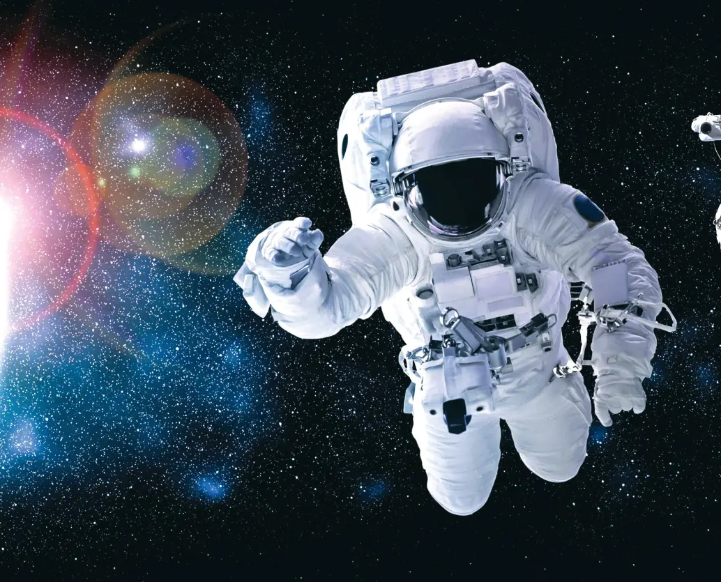 Alejandro está seguroque las habilidades de cada uno habilitan soluciones para resolver problemas complejos, como alimentar a quienes exploran el espacio.