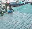 Los militares reaccionaron apenas escucharon el ataque de los sicarios, en plena vía de Barranquilla. IMAGEN TOMADA DE VIDEO.