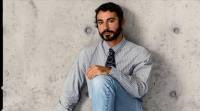 Este es Dario Vitale, el nuevo diseñador italiano que estará al frente de Emporio Armani. FOTO: Tomada de redes sociales.