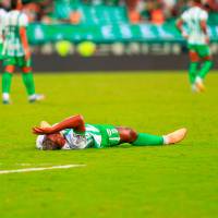 La impotencia que muestra esta imagen de Alfredo Morelos es la que siente hoy el hincha verde con el nivel del equipo. FOTO CAMILO SUÁREZ