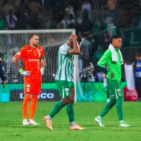 En la imagen aparecen David Ospina, Alfredo Morelos y Billy Arce lamentando la eliminación verdolaga. FOTO CAMILO SUÁREZ