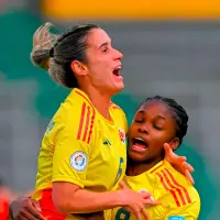 Daniela Montoya y Linda Caicedo, dos de las figuras de Colombia en la goleada frente a Bolivia. FOTO AFP
