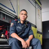 Medellín de luto por muerte de bombero Iván Darío Posada Gómez en incendio en La Toscana. FOTO: Fico Gutiérrez.