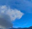 El volcán Puracé mantiene la alerta Naranja debido a cambios importantes en su actividad, siete emisiones de ceniza y niveles elevados de gases. FOTO tomada de X