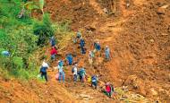 Según las autoridades, la tierra se llevó a su paso unas 25 viviendas que estaban construidas en esta zona de manera irregular. FOTO CAMILO SUÁREZ
