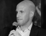 Grant Wahl, de 48 años y autor de un libro sobre David Beckham, cubrió ocho mundiales masculinos consecutivos. FOTO: GETTY/CBS
