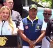 La Primera Dama, Ana Lucía Pineda, acompañó al presidente Abelardo De La Espriella y a la gobernadora Nubia Carolina Córdoba durante el PMU realizado en la Universidad Tecnológica de Quibdó para coordinar la atención de la emergencia. FOTO: Presidencia.