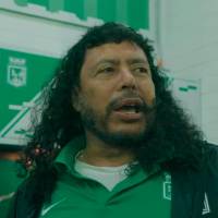 René Higuita hablando después de la arenga de James en el vestuario de Nacional. FOTO PANTALLAZO TOMADO DEL VIDEO COMPARTIDO POR ATLÉTICO NACIONAL