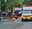 Personal de la Secretaría de Salud de Medellín atendió a las cuatro mujeres arrolladas por el vehículo particular, que era conducido por una persona en estado de embriaguez. FOTO: JUAN SEBASTIÁN CARVAJAL