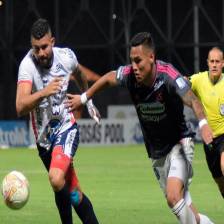 Alianza logró su primera victoria en casa, gracias al triunfo 2-0 frente al Medellín. El cuadro rojo terminó con dos jugadores menos por la expulsión de Brayan León y Jhon Palacios. FOTO CORTESÍA DIMAYOR 