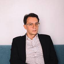 Andrés Felipe Solana (Bogotá, 1977), quien vive hace una década en Corea del Sur, es autor de las novelas “Sálvame, Joe Louis”, “Los hermanos Cuervo” y “Cementerios de neón”. Foto cortesía Hay Festival.