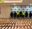 La Policía incautó más de dos toneladas de cocaína en el aeropuerto El Edén de Armenia y capturó a una persona por el delito. FOTO cortesía