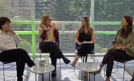 La directora de EL COLOMBIANO Luz María Sierra conversa con Margarita Gómez, primera dama de Medellín; Susana Ochoa, primera dama de Antioquia; y Lina Vélez de Nicholls, presidenta ejecutiva de la Cámara de Comercio de Medellín para Antioquia. FOTO Sebastián Carvajal.