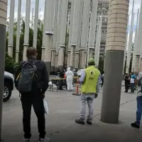Momento del hallazgo del feto por parte de las autoridades. FOTO: CORTESÍA