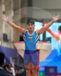 Este lunes, el gimnasta colombiano Camilo Vera va por un podio mundial