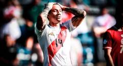 Gianluca Lapadula sufre problemas de tobillo y no jugará tampoco contra Ecuador. FOTO AFP