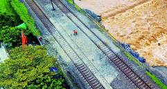 De los más de 80 puntos críticos que hay a lo largo del río, esta administración priorizó 17, cuyas obras empezaron hace un mes. FOTO Camilo Suárez