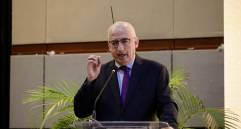 Leonardo Villar, gerente general del Banco de la República, advirtió ante el Senado que Colombia podría seguir sin cumplir la meta de inflación del 3% durante 2027. FOTO COLPRENSA