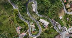 Así quedó la vía Santo Domingo - La Quiebra, construida mediante el mecanismo de Obras por Impuestos. FOTO: Cortesía