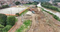 Aspecto de los trabajos en el parque Primavera Norte (antes Parques del Río Norte), que se espera estén listos en 2027. FOTO: Cortesía Alcaldía de Medellín