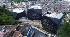 El Parque Biblioteca Santo Domingo conocido durante años como Biblioteca España podría estar listo en mayo con las obras finales que se llevarán a cabo en el auditorio de esta infraestructura. FOTO: Manuel Saldarriaga