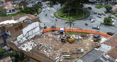 imagen de referencia de predios demolidos para avance de obras del Metro de La 80. Foto: Manuel Saldarriaga Quintero.
