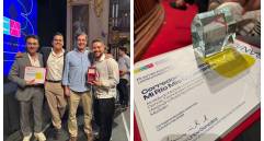 El arquitecto, Alejandro Restrepo, director de Proyectos Urbanísticos de Medellín (de izquierda a derecha) recibió el premio de la Bienal de Arquitectura y Urbanismo. Foto: Cortesía
