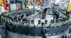 La Fábrica de Licores de Antioquia vendió 73,2 millones de unidades al cierre del año pasado. FOTO Jaime Pérez