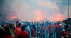 Los desmanes entre aficionados de los dos equipos en la final de la Copa 2025 dejaron, por ahora, un saldo de 59 heridos. FOTO camilo suárez