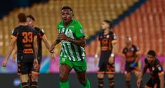 No es la primera vez que Nacional juega a puerta cerrada; ya le ha tocado, como en este partido con Envigado. FOTO MANUEL SALDARRIAGA