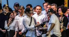 El “tarimazo” del presidente Gustavo Petro con los voceros del crimen organizado del Valle de Aburrá. FOTO Julio Herrera.
