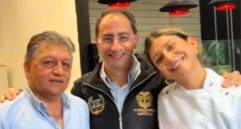 Susana, dueña del emprendimiento Klea en Medellín, junto a su padre, don Fernando, y el vicepresidente electo José Manuel Restrepo. Foto: Captura de video.