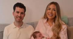 El trasplante, que forma parte de un ensayo clínico, cambió la vida de esta madre que, por razones médicas, nació sin útero, por lo que le dijeron que no podría tener hijos. FOTO: Womb Transplant UK