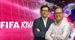 Jairo Nieto (izq.) y Alejandro González (der.), cofundadores de Bacon Games, lideraron desde Colombia el desarrollo de FIFA Rivals, el nuevo videojuego oficial de la FIFA para móviles. FOTO: Cortesía