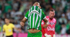 El jugador de Atlético Nacional, Nicolás Rodríguez, deberá responder por la denuncia en su contra. FOTO MANUEL SALDARRIAGA