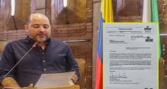 El diputado Bedoya Rendón en el recinto de la Asamblea. FOTO: imagen tomada de redes