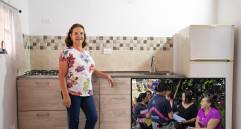 Adelante un grupo de postulantes esperan para entregar sus documentos. Atrás, una de las beneficiarias del programa. FOTO: Cortesía