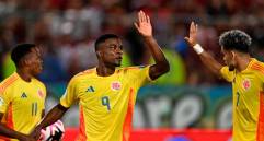 La Selección Colombia cerró la Eliminatoria con una fiesta de goles en Venezuela y un héroe inesperado, Luis Suárez, quien marcó cuatro de los seis goles en el partido. FOTO: AFP