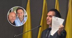 El alcalde de Medellín, Federico Gutiérrez, durante la rueda de prensa de este lunes. FOTO: Santiago Olivares Tobón