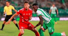 En la imagen aparece Marino Hinestroza, carta fundamental del ataque de Nacional, quien llega a los cuadrangulares con un alza en su nivel que los hinchas esperan mantener en estas instancias. FOTO Manuel saldarriaga