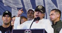 El presidente de la República, Gustavo Petro, dio un discurso en Cali promoviendo la consulta popular vía decreto. FOTO: Presidencia