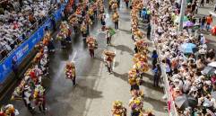 La Alcaldía de Medellín publicó el listado oficial de ciudadanos que obtuvieron pases dobles para ingresar a las graderías de los principales desfiles de la Feria de las Flores 2026. FOTO: Esneyder Gutiérrez Cardona.