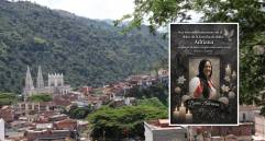 Adelante, la mujer asesinada. Atrás, panorámica del municipio de Andes .Foto: EL COLOMBIANO