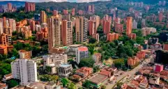 Medellín, uno de los principales nodos turísticos del país, concentra buena parte del crecimiento de la oferta formal y de la llegada de viajeros internacionales que impulsa la nueva etapa del turismo en Colombia. FOTO: Camilo Suárez