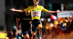 El líder del Tour y virtual campeón de la edición 2026, Tadej Pogacar ganó la mítica etapa 19 en el Alpe d’Huez. FOTO GETTY 