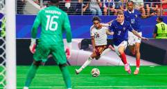 El joven Lamine Yamal, figura de España, quien acaba de cumplir 19 años, abrió el camino de la victoria ante Francia, ya que le cometieron una falta para el penal que anotó Mikel Oyarzabal. FOTO TOMADA X@SEFutbol